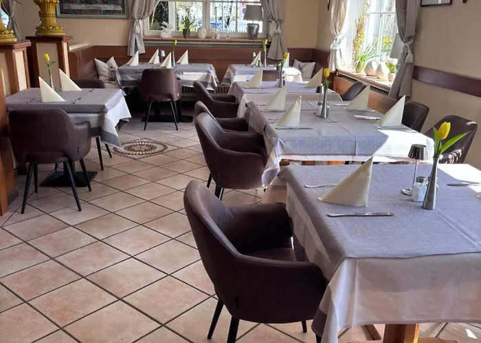 Konukevi Ristorante Milano 3*